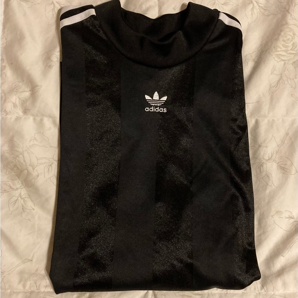 TWO adidas chic jacquard stripe tops - Picture 6 of 8